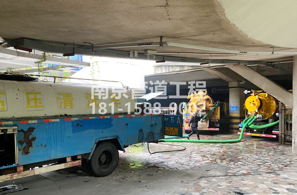 273江东商场地下室污水清理